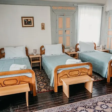 Edmond Penzion Gjirokastër
