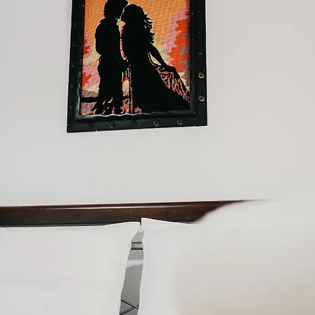 Edmond 4* Gjirokastër