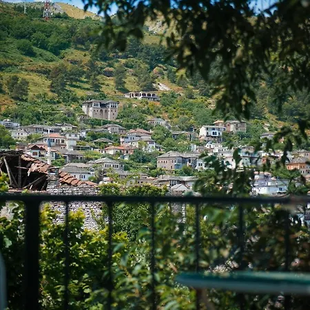 Edmond * Gjirokastër