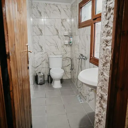 Edmond Guest house Gjirokaster