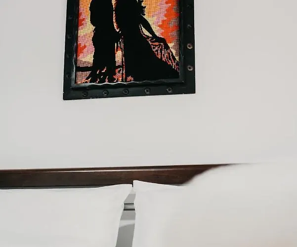 Edmond 4* Gjirokastër