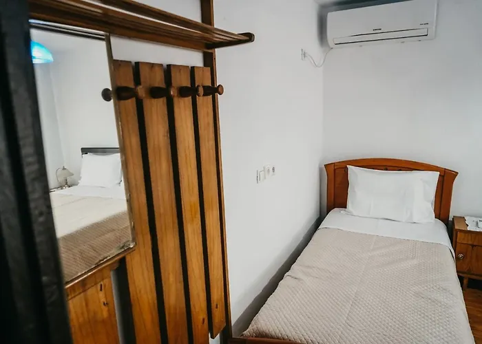 Edmond 4* Gjirokastër