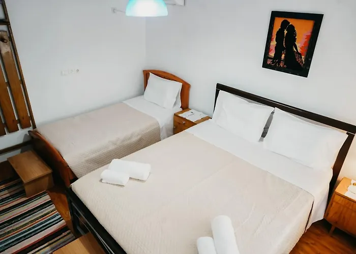 Edmond 招待所 Gjirokastër