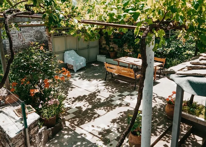 Edmond Guest house Gjirokaster