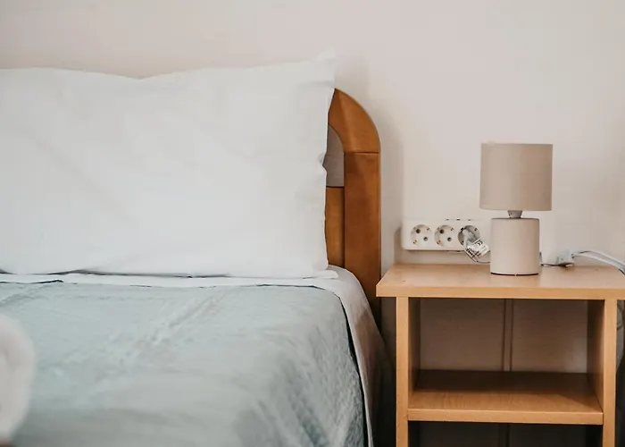 招待所 Edmond Gjirokastër